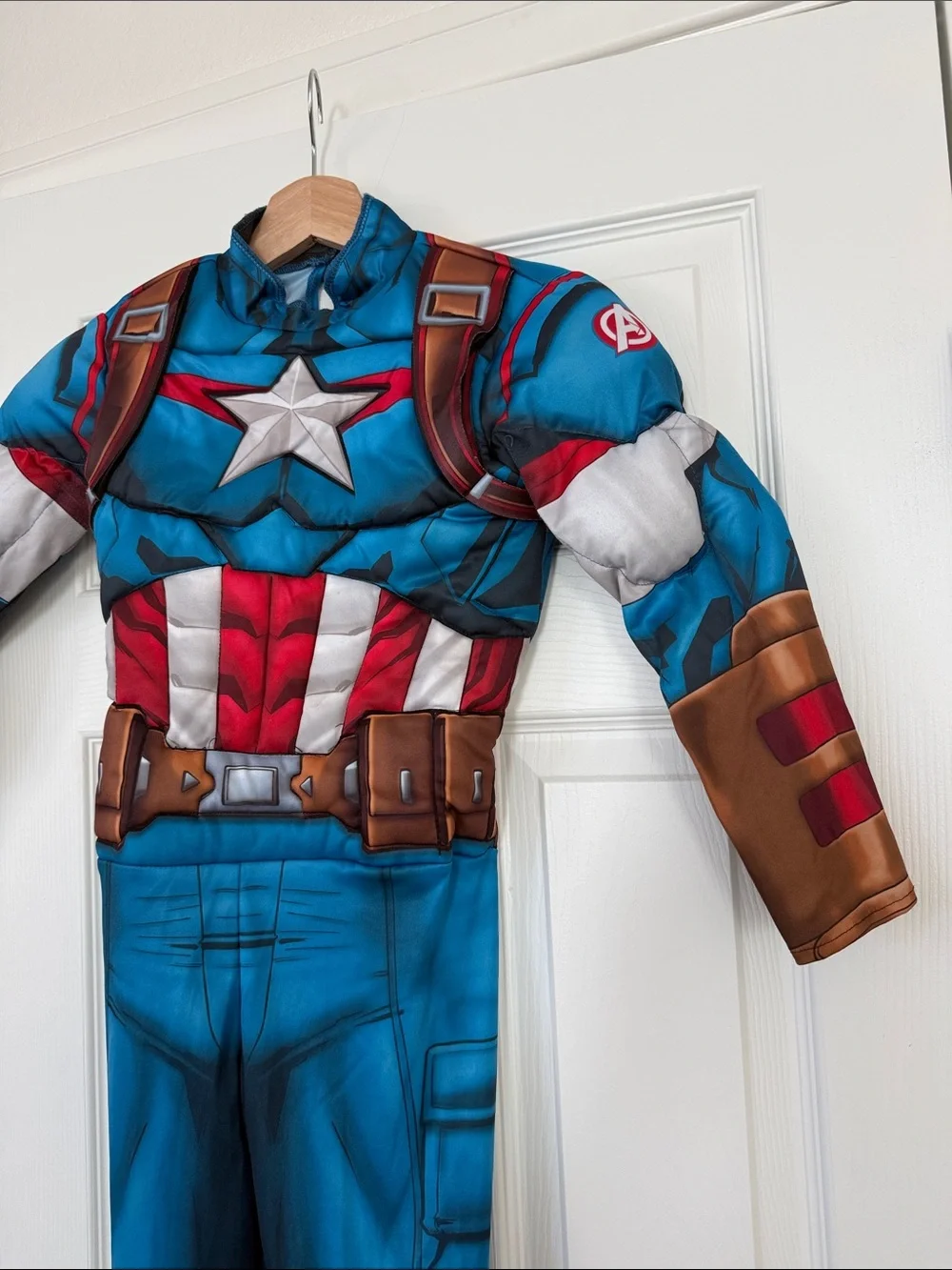 Kids Marvel Captain America Costume with Mask & Shield - Picture 3 of 16